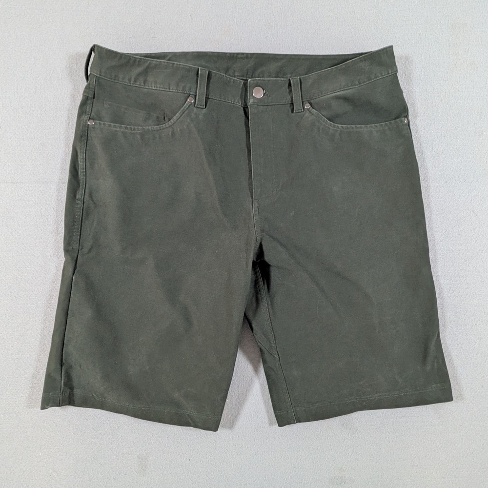 Lululemon Commission Shorts Mens 36 Green Technical 5-Pocket Flat Front Casual